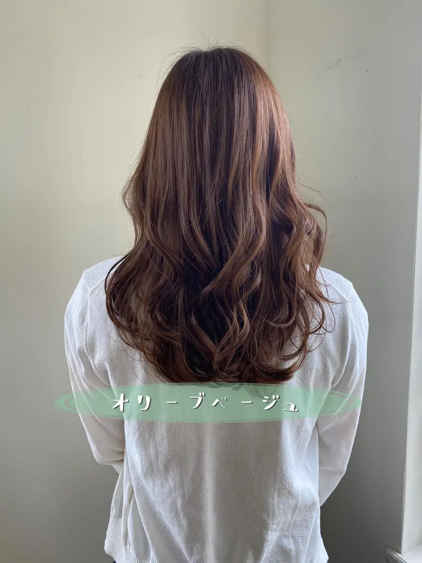 ロング カラー ベージュカラー イルミナカラー オリーブベージュ カット ヘアカラー 澤田 彩香のヘアスタイル