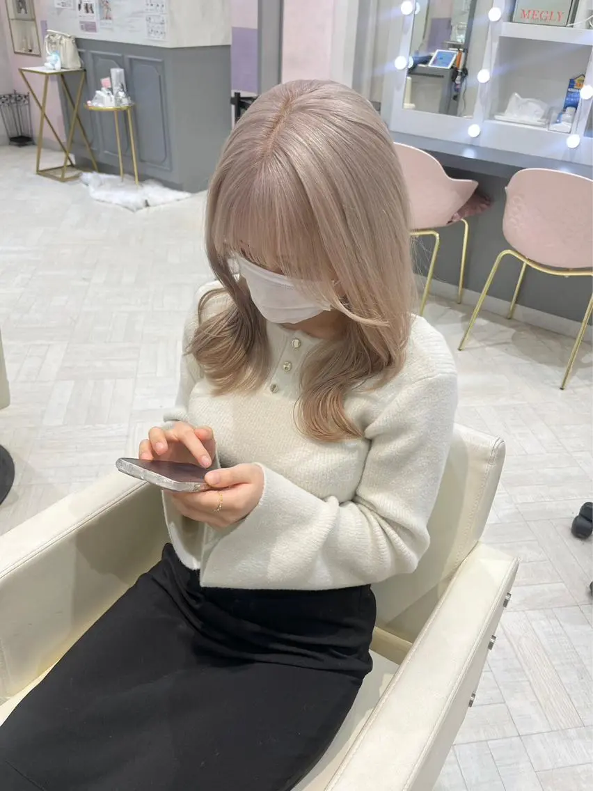 ロング カラー ベージュカラー ブリーチ ホワイトベージュ クルミ🤍推し活 🎀ピンクカラーのヘアスタイル