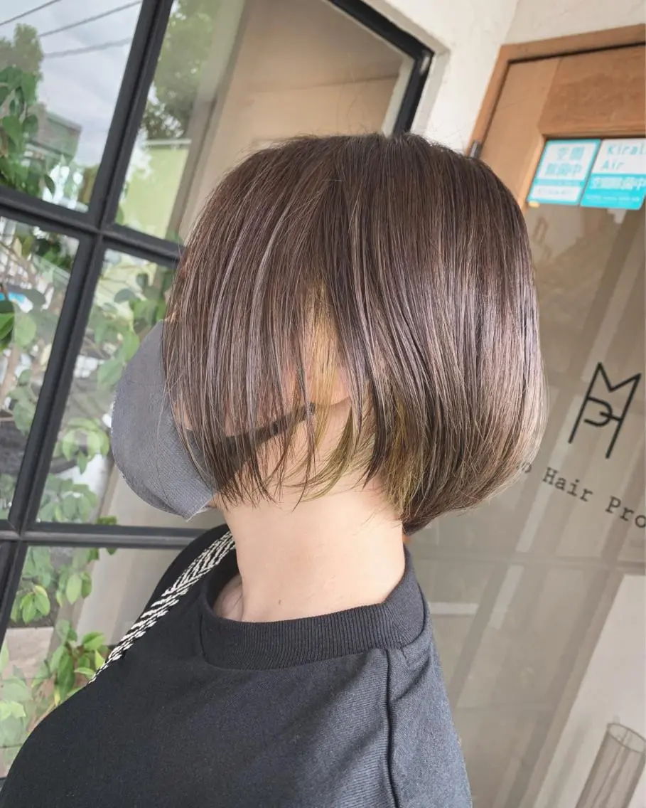ショート カラー ブラウンカラー オリーブブラウン 井上 花音のヘアスタイル