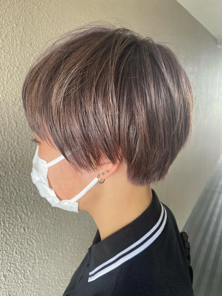 ショート カラー ブリーチ ラベンダーカラー ラベンダーグレー ショートヘア サダハルカ |chouetteのヘアスタイル