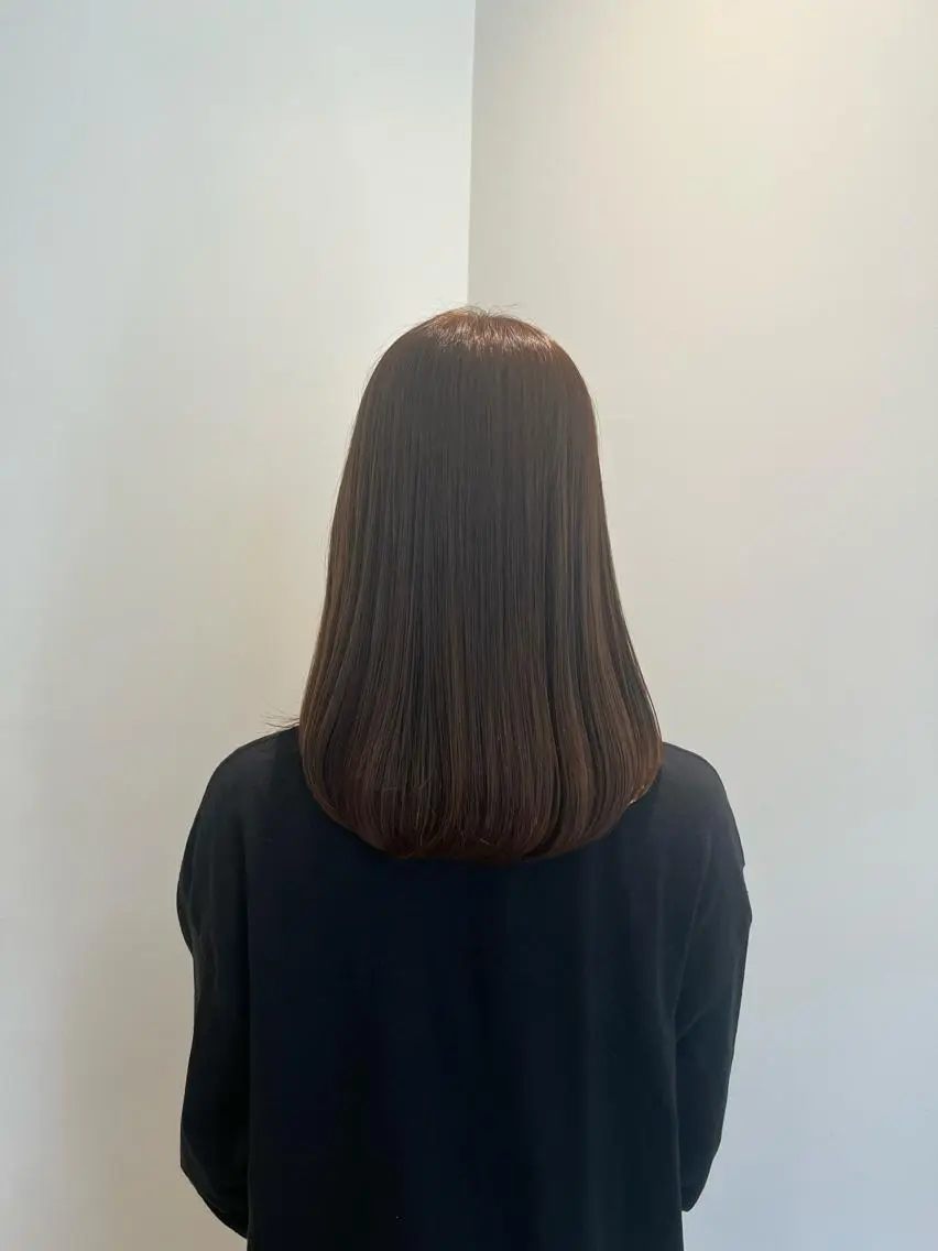 ミディアム 成岡 愛美のヘアスタイル