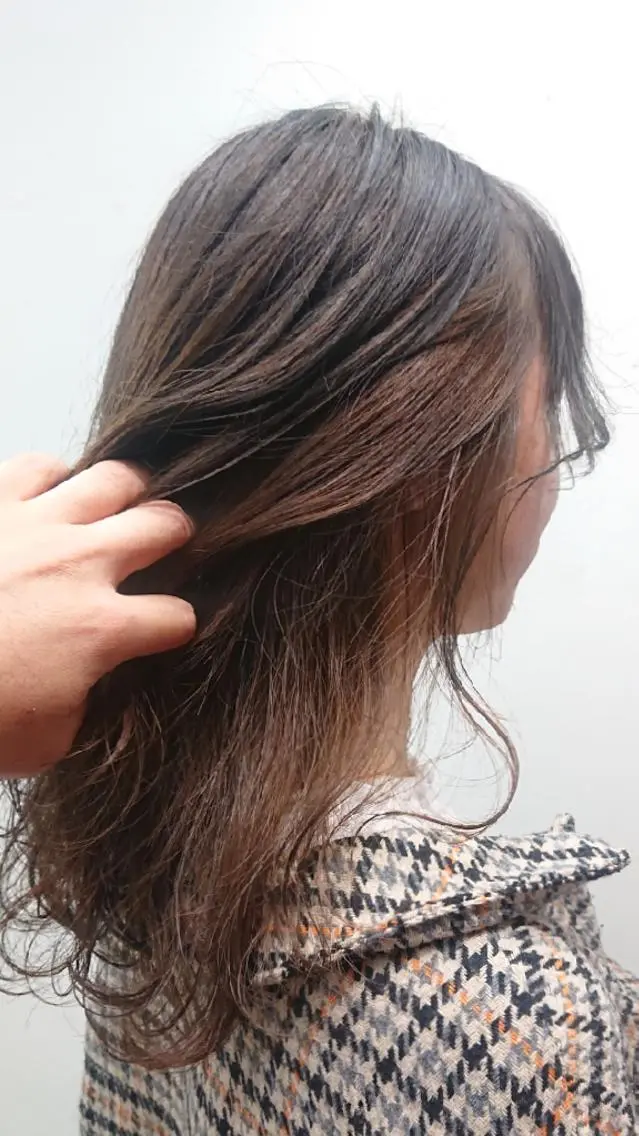 ミディアム カラー ブリーチ インナーカラー ブリーチなしカラー カット ヘアカラー 30.40代大人 ショート✨️井上雄輝のヘアスタイル