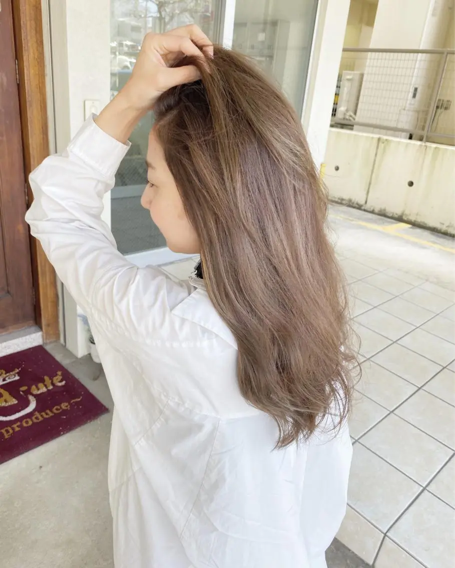 ミディアム カラー イルミナカラー カット ヘアカラー トリートメント grand juteのヘアスタイル