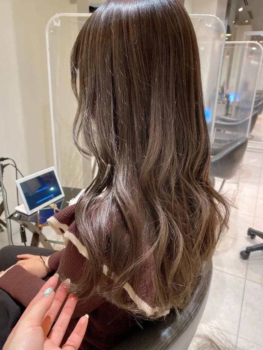 ロング カラー ヘアアレンジ マツエク・マツパ ベージュカラー ブラウンカラー ブラウンベージュ カラーマツエク 透明感カラー🫧ヘア セット🫧松本菜月の眉毛・アイブロウイメージ