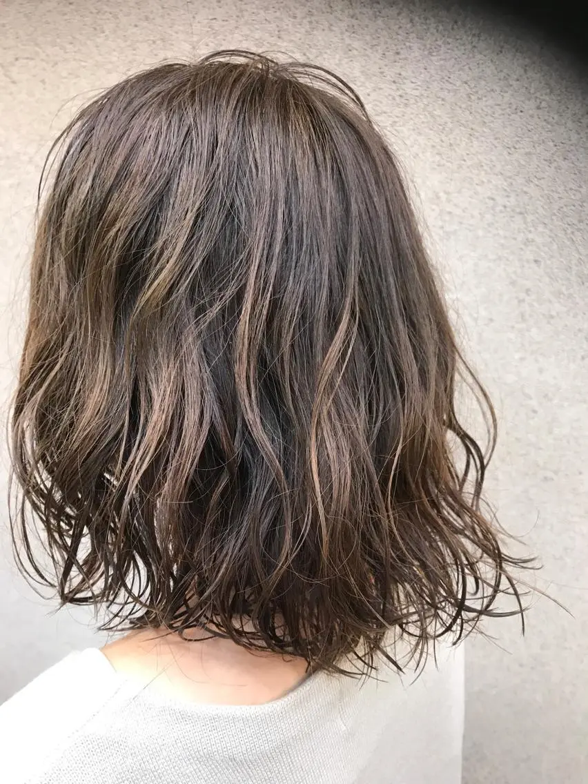 ミディアム カラー パーマ ミディアムパーマ ベージュカラー vato バトのヘアスタイル