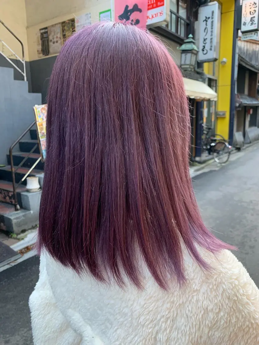 ミディアム カラー レイヤーカット 西村あきやのヘアスタイル