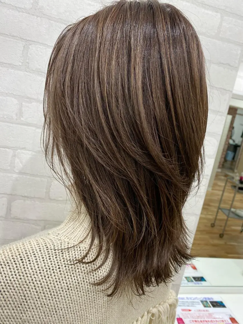 ショート ハイライト カット ヘアカラー 岩尾 凪のヘアスタイル