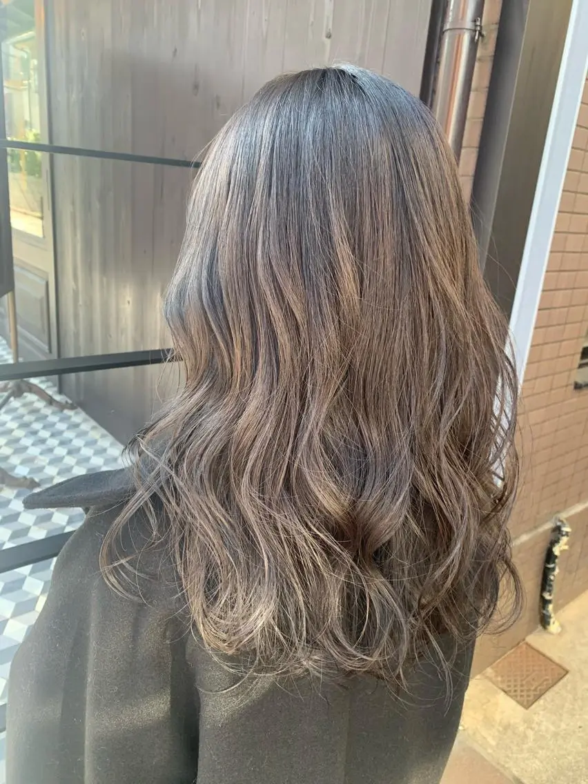 セミロング カラー アッシュ ブリーチ ブリーチなしカラー 【完全マンツー 恵比寿】佐藤 翔のヘアスタイル