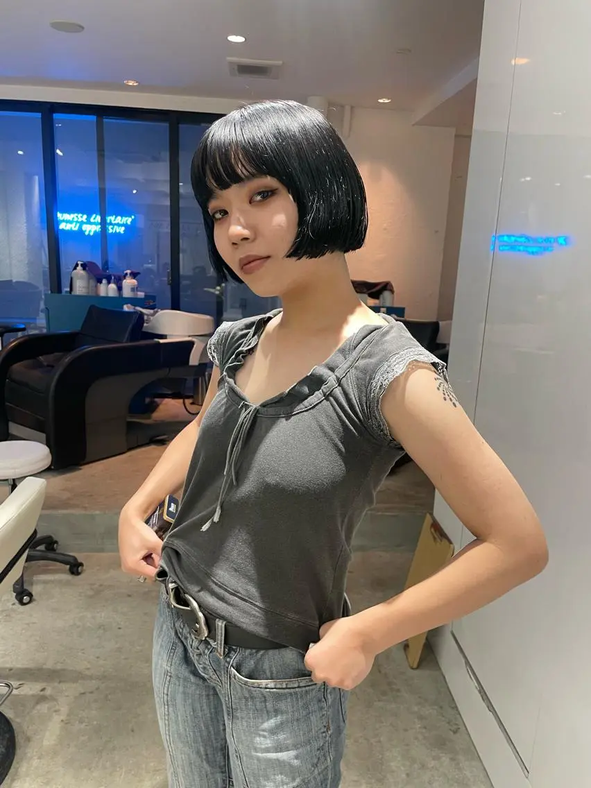 ショート カラー バレイヤージュ ブリーチ ケアブリーチ デザインカラー ダブルカラー スパイラルパーマ 🌐hina⭐️のヘアスタイル