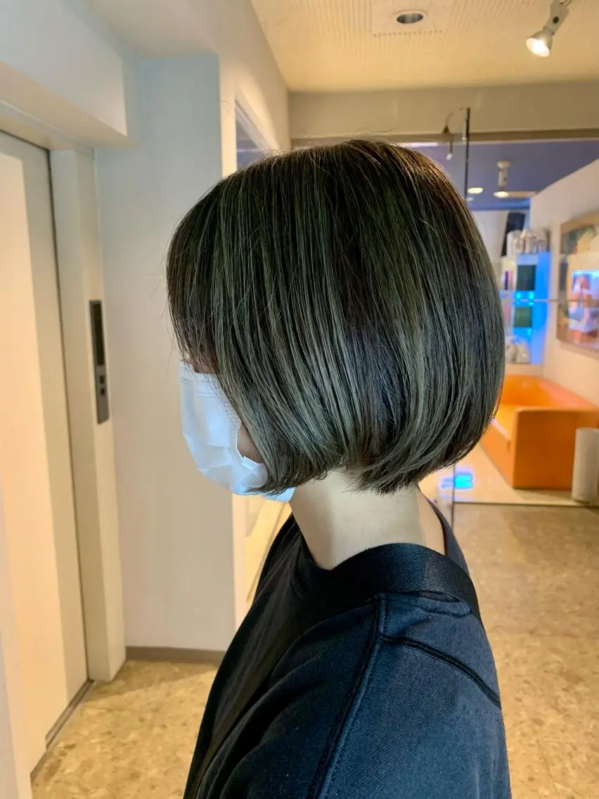 ショート ヘアカラー うしだ かおるのヘアスタイル