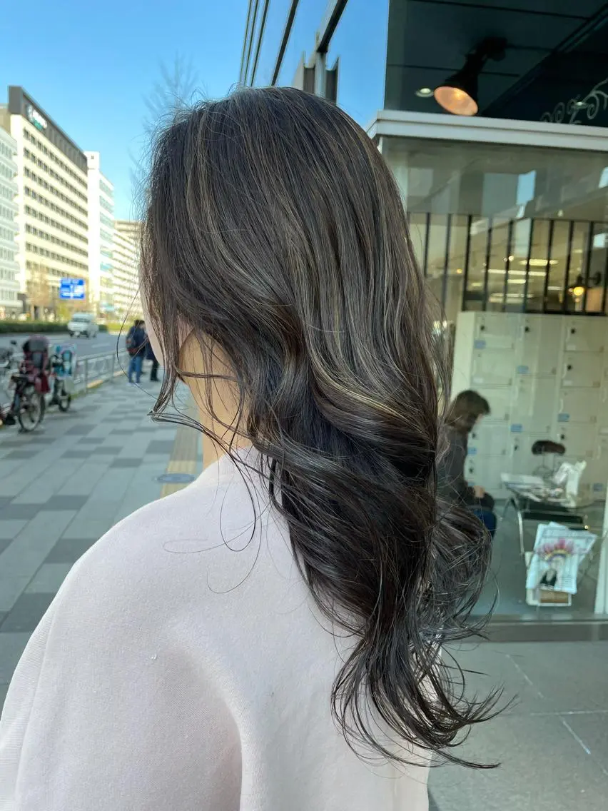 ロング カラー パーマ アートディレクター 尾内 友美のヘアスタイル
