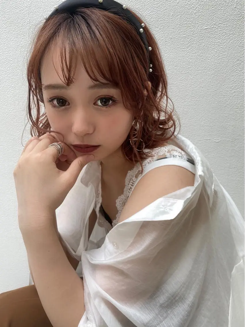 ショート ヘアアレンジ カチューシャ 銀座メンズ専門🖤 叶奈々のヘアスタイル