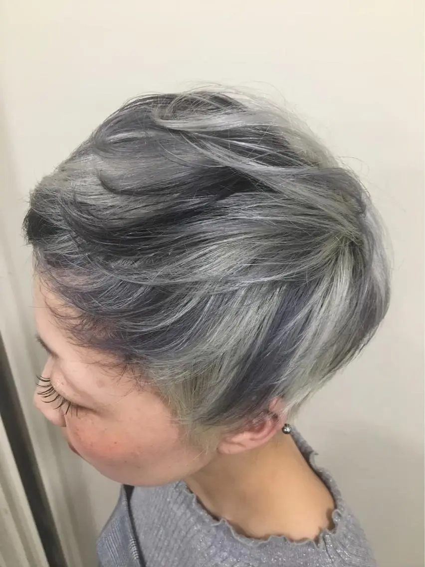 ショート カラー デザインカラーウルフ 宙也のヘアスタイル