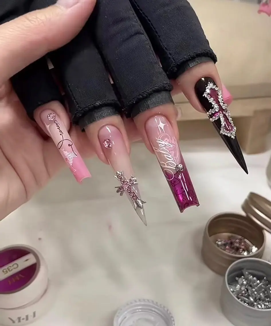 ネイル ジェルネイル キラキラネイル 韓国ネイル 持ち込み ワンホンネイル ハンドネイル Chiee Bling.Nailのネイルデザイン