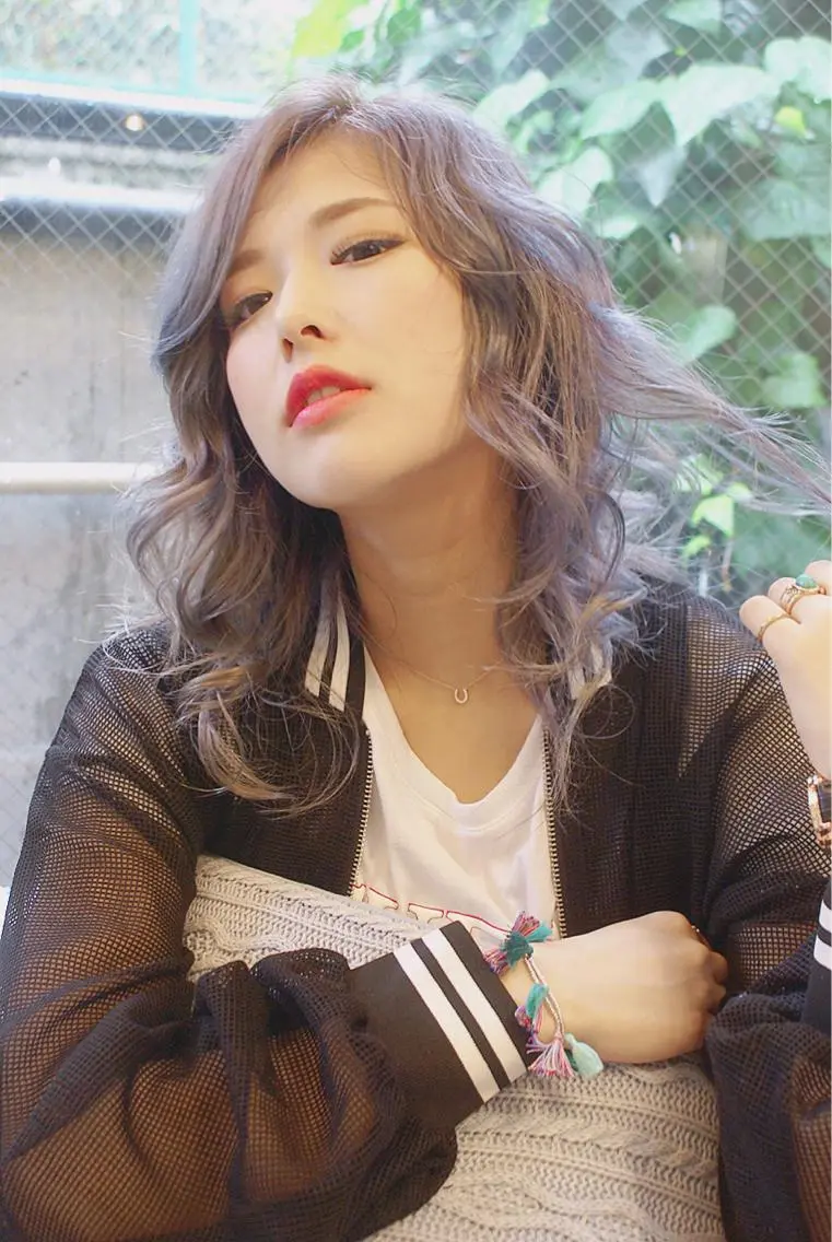 セミロング カラー 透明感カラー ダブルカラー パルーザ代表👑 YUYAのヘアスタイル