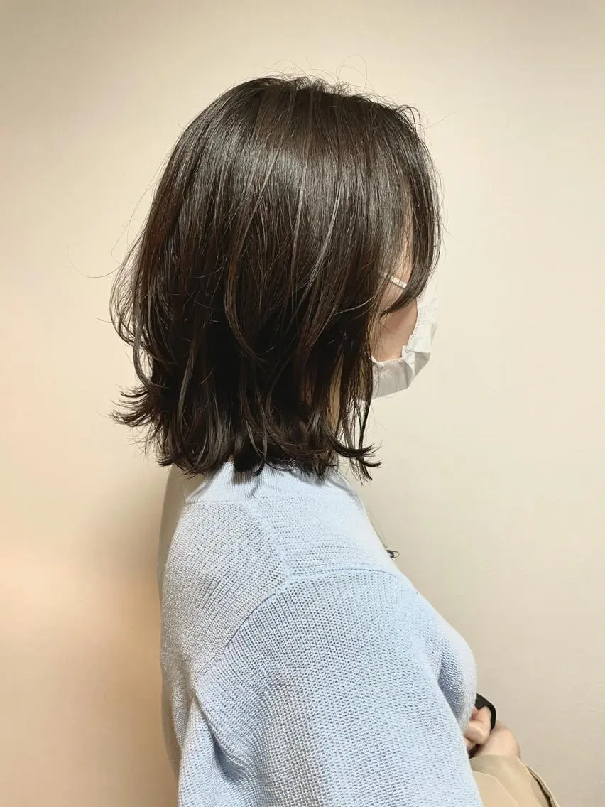 ミディアム くびれヘア 外ハネヘア 艶髪カラー& トリートメント　松村のヘアスタイル