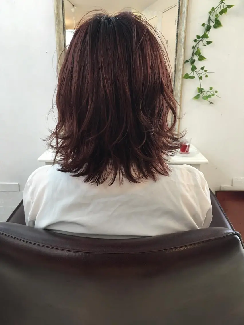 ミディアム セミロング エクステ(レミー毛) NINEのヘアスタイル
