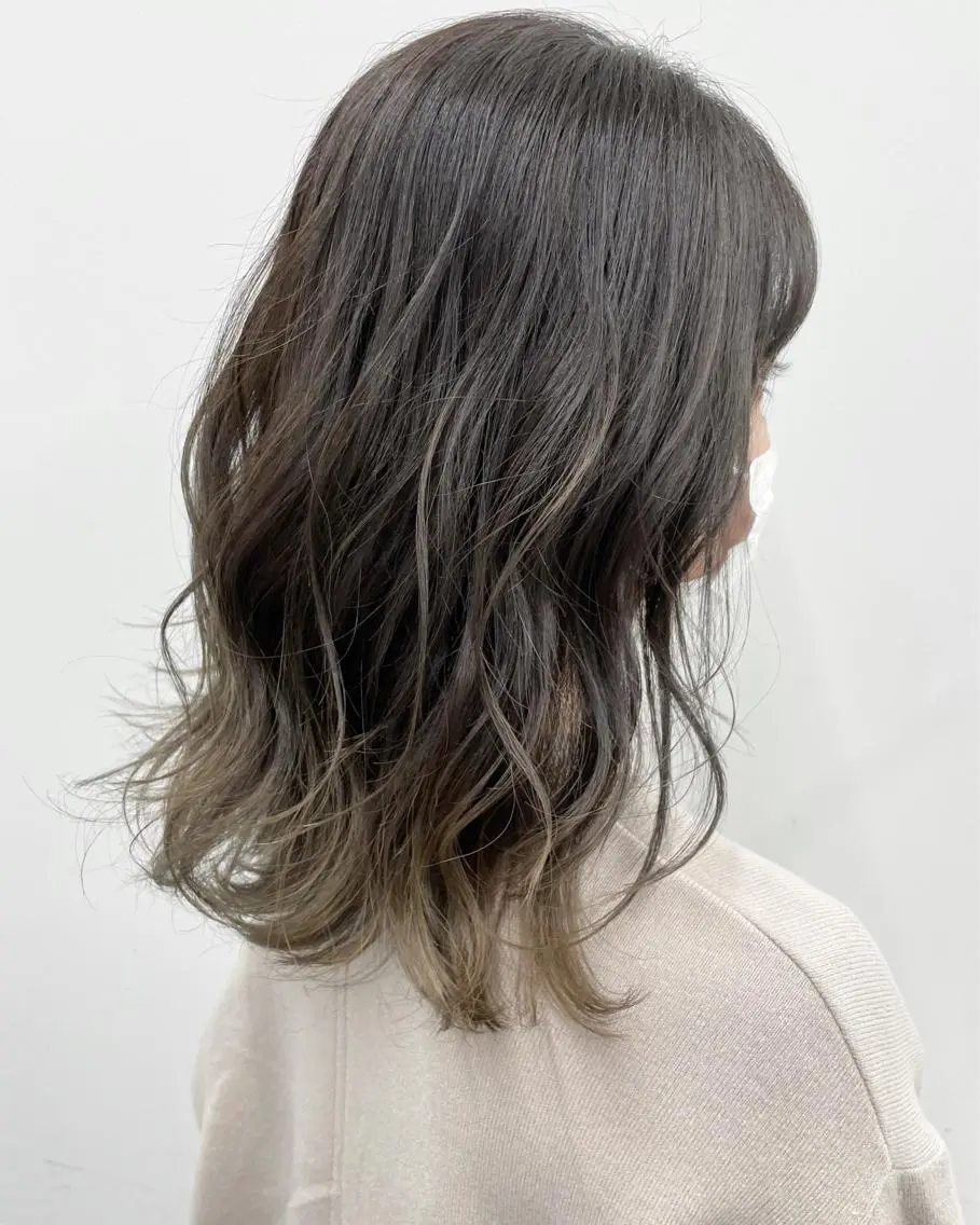 ミディアム カラー バレイヤージュ レイヤーカット 🦄インナーカラー 🦄貫井彩花のヘアスタイル