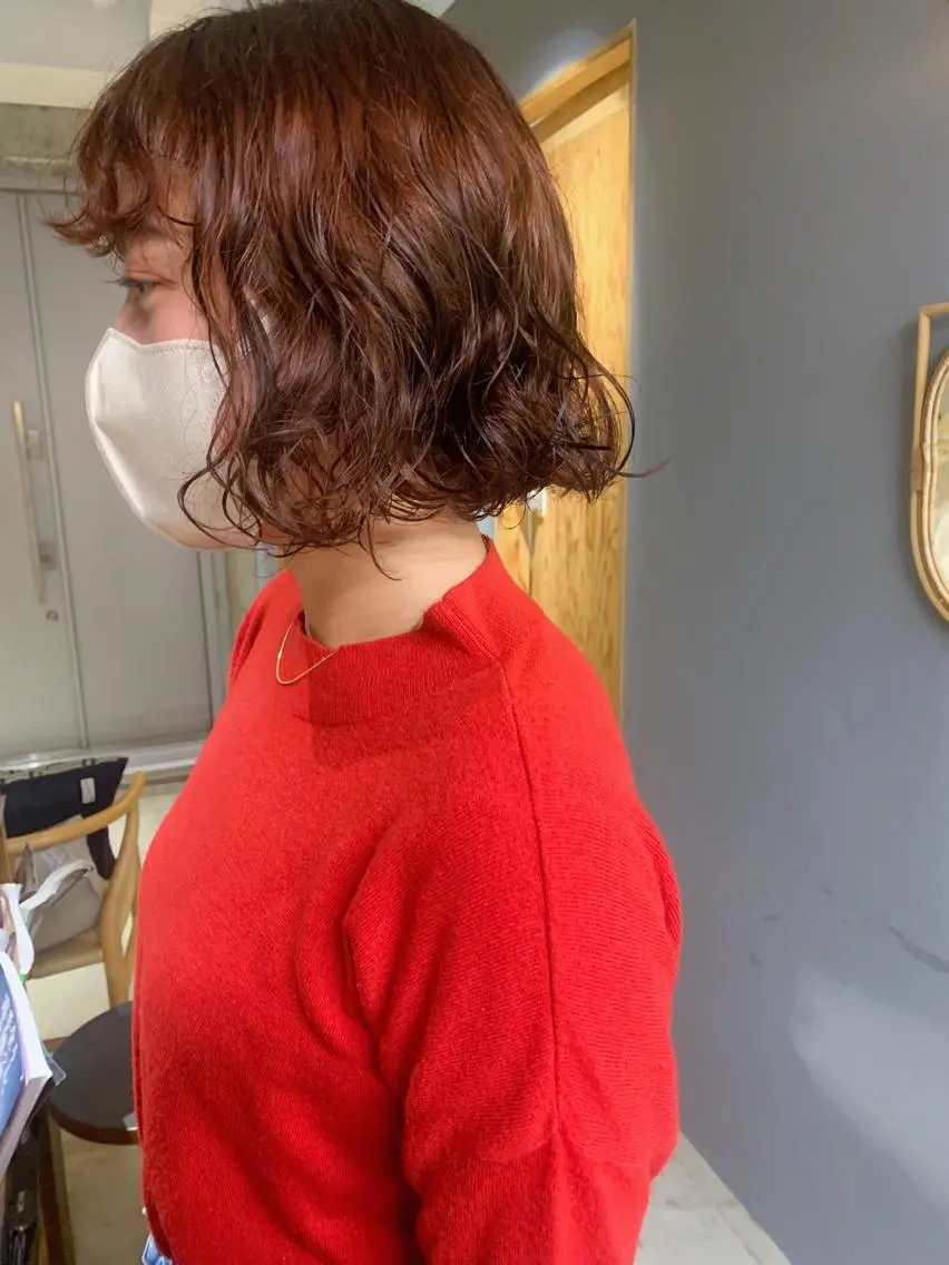ショート カラー パーマ オレンジ ボブ カット パーマ トリートメント 名駅🦢大人艶カラー 🪽カミヤアカネのヘアスタイル