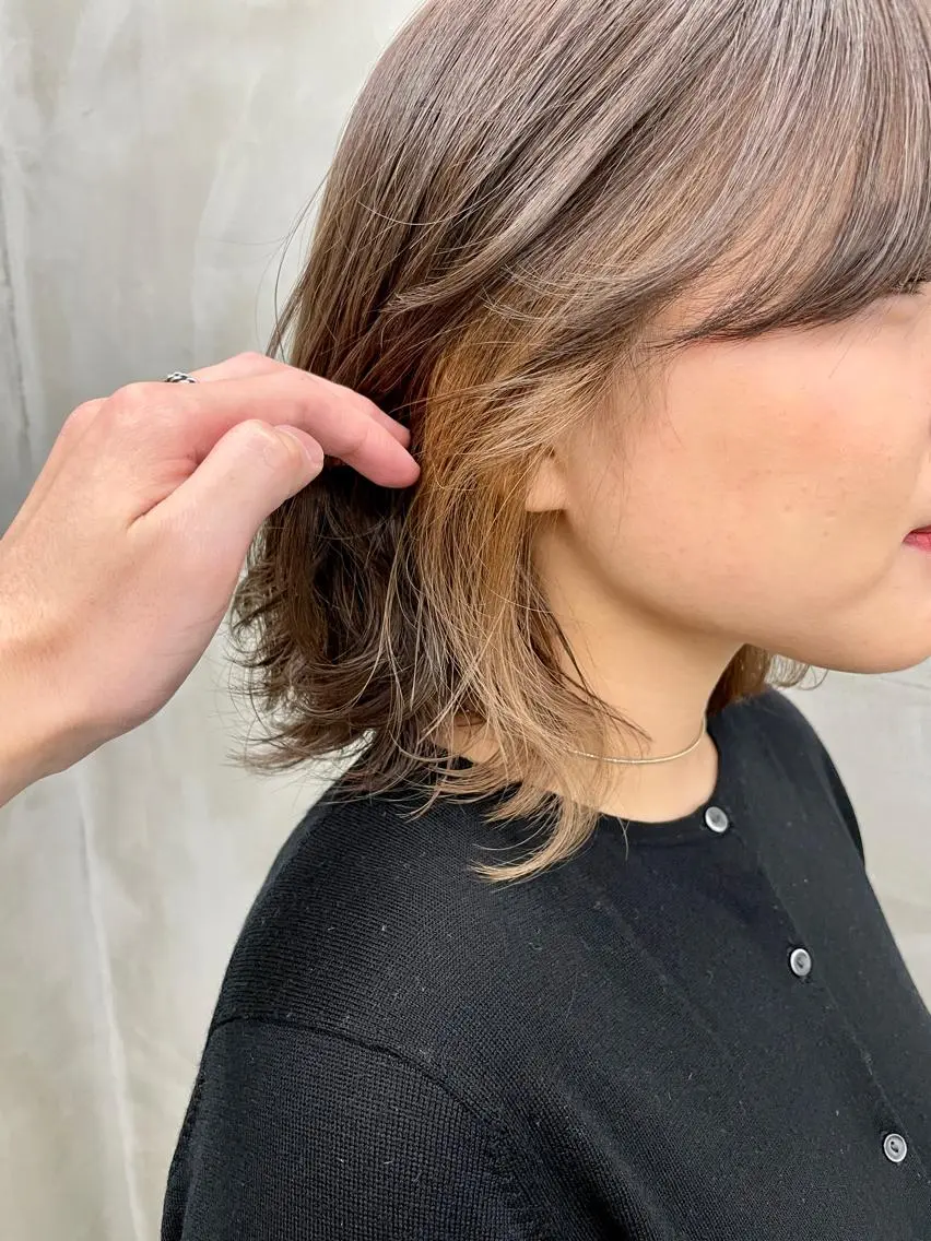 ミディアム カラー イヤリングカラー ショート・ボブ 徳竹淳一のヘアスタイル