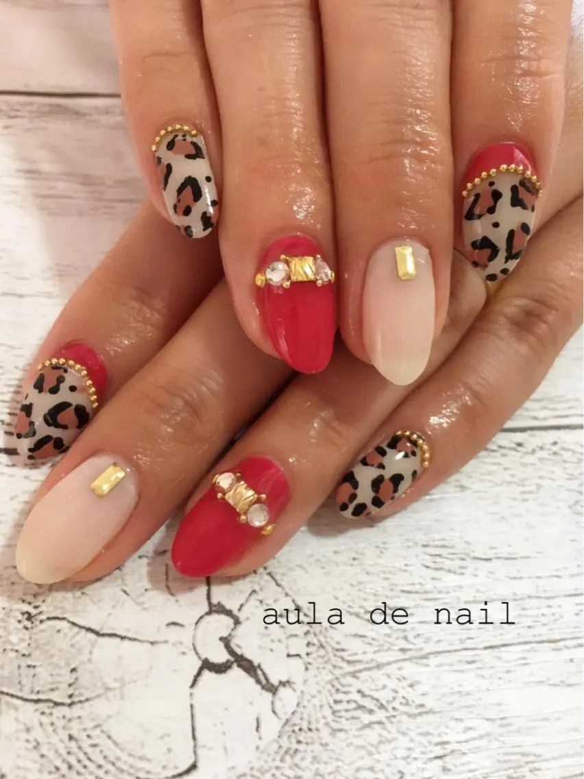 ミディアム ハンドネイル auladenail アウラデネイルのネイルデザイン