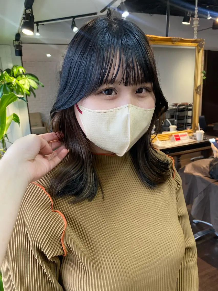 ミディアム カラー ヘアアレンジ ベージュカラー インナーカラー くびれヘア ヨシンモリ 韓国風ヘア カット ヘアカラー トリートメント レイヤーカット×髪質 改善🇰🇷シオリのヘアスタイル