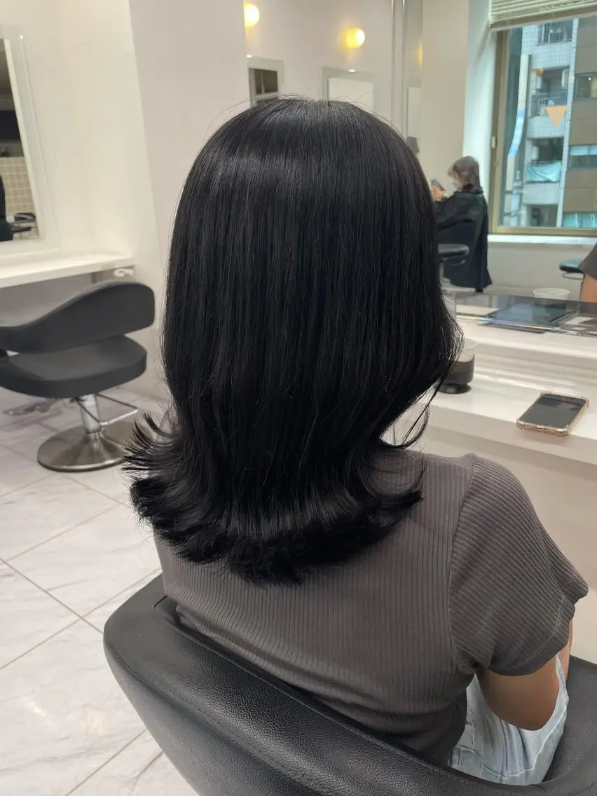 ショート カラー パーマ ヘアアレンジ キッズ ネイル マツエク・マツパ アイブロウ カット ヘアカラー トリートメント 🦋縮毛/韓国レイヤ ー/透明感カラー🦋のヘアスタイル