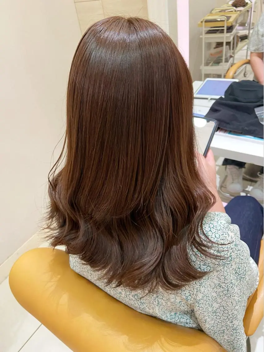 セミロング カラー ブラウンカラー チョコレートブラウン くびれヘア 韓国風ヘア カット ヘアカラー トリートメント 新宿/韓国ヘア 中明度カラー/かやのヘアスタイル
