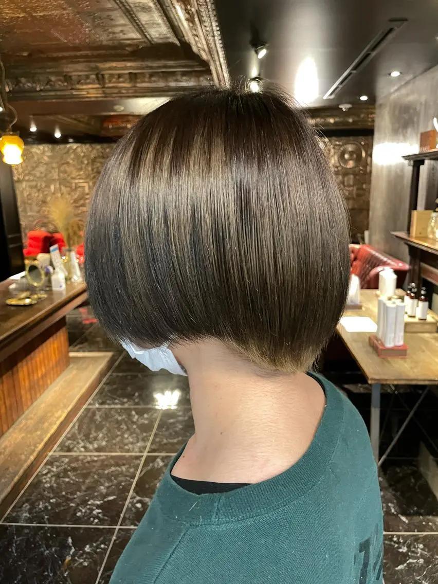 ショート メンズ くびれレイヤー/艶 カラー　MADOKAのヘアスタイル