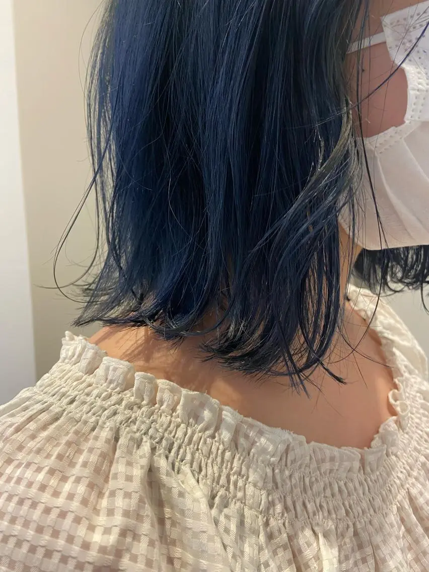 カラー ブリーチ ブルーカラー FILMS/sari /似合わせカットのヘアスタイル