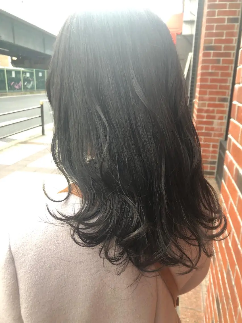 カラー 小林 愛花のヘアスタイル