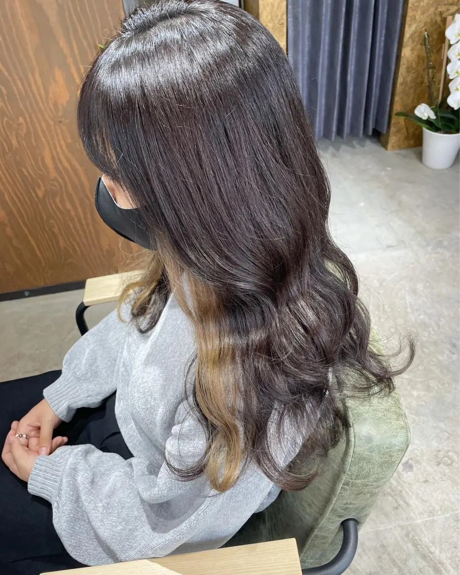 ロング カラー uru" すずきさゆりのヘアスタイル