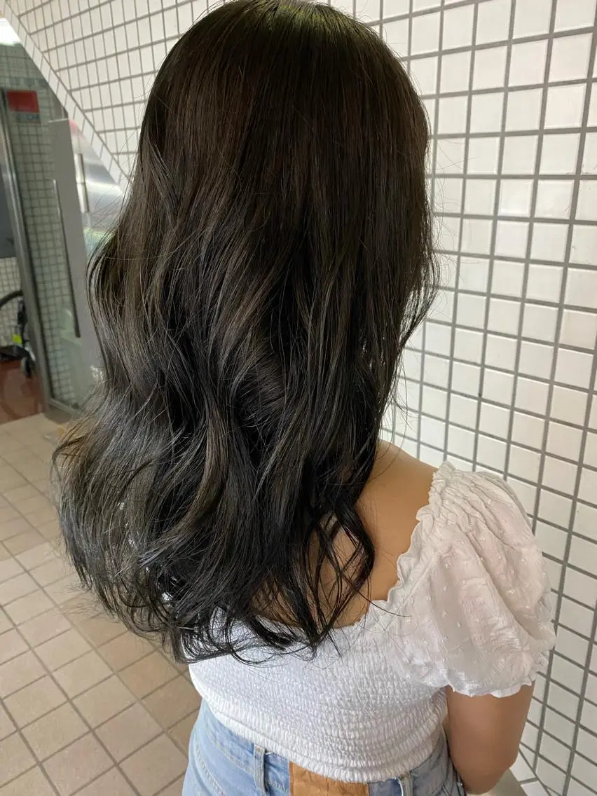 ロング カラー 🐩透明感ミルクティ ーピンクニイナ🐩のヘアスタイル