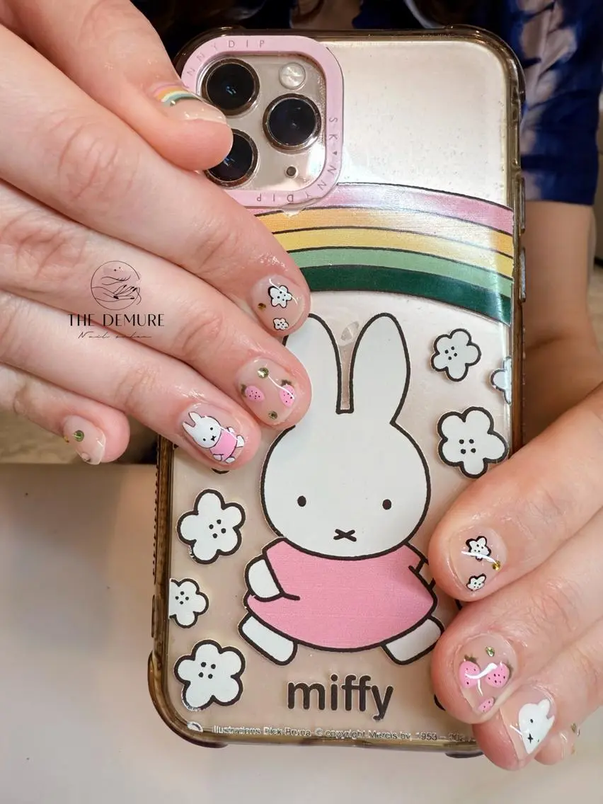 ネイル ピンク Demure リリス　銀座店のネイルデザイン