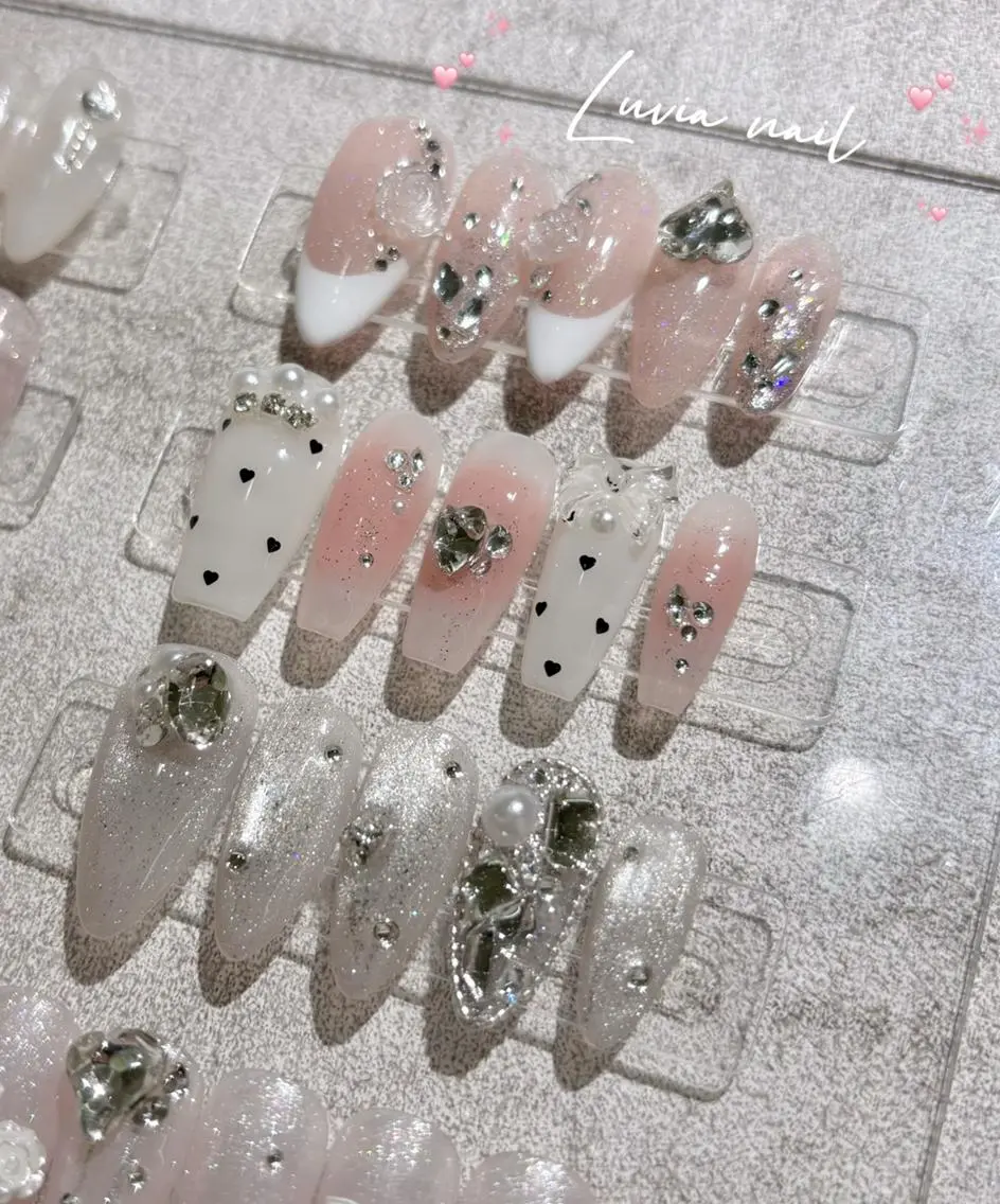 ネイル ハンドネイル 🎀Luvia ワンホンネイル💫のネイルデザイン
