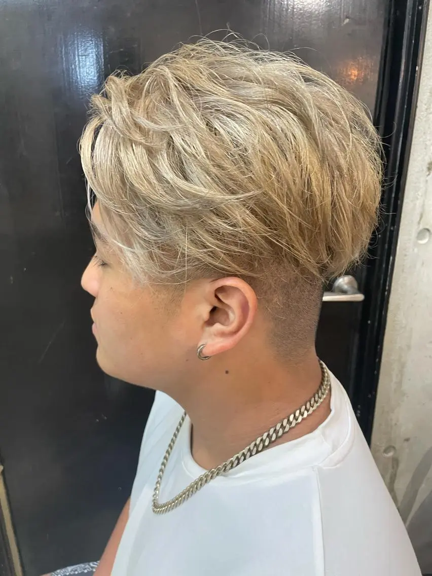 ショート カラー メンズ ベージュカラー ホワイトベージュ SHOTO ハイトー ン/ブロンドカラーのヘアスタイル