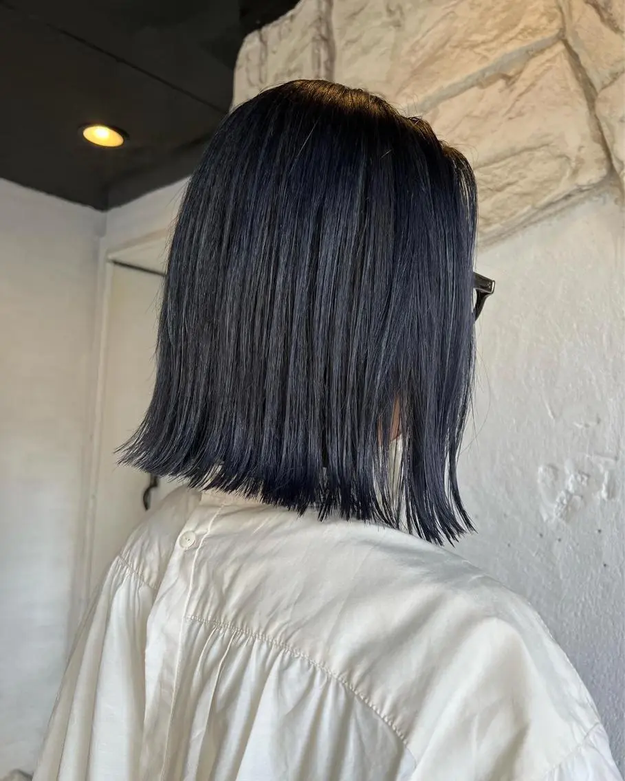 ミディアム カラー 切りっぱなしボブ ブルーカラー ダブルカラー ボブ ヘアカラー トリートメント 末石 智のヘアスタイル