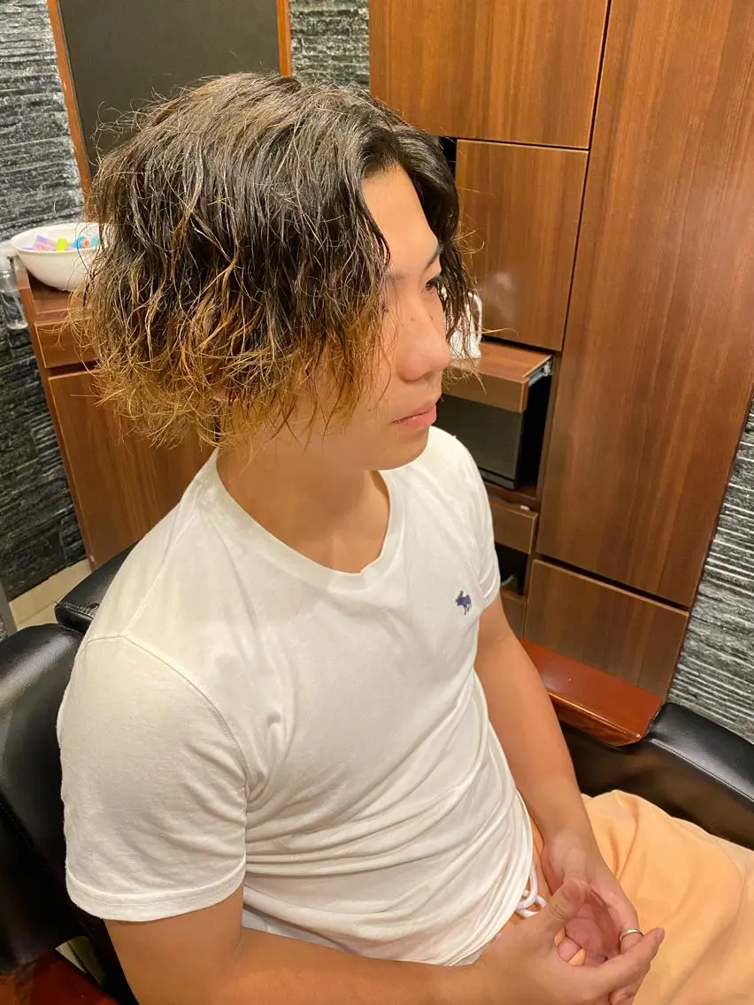 ロング パーマ メンズ 岡本 宗士のヘアスタイル