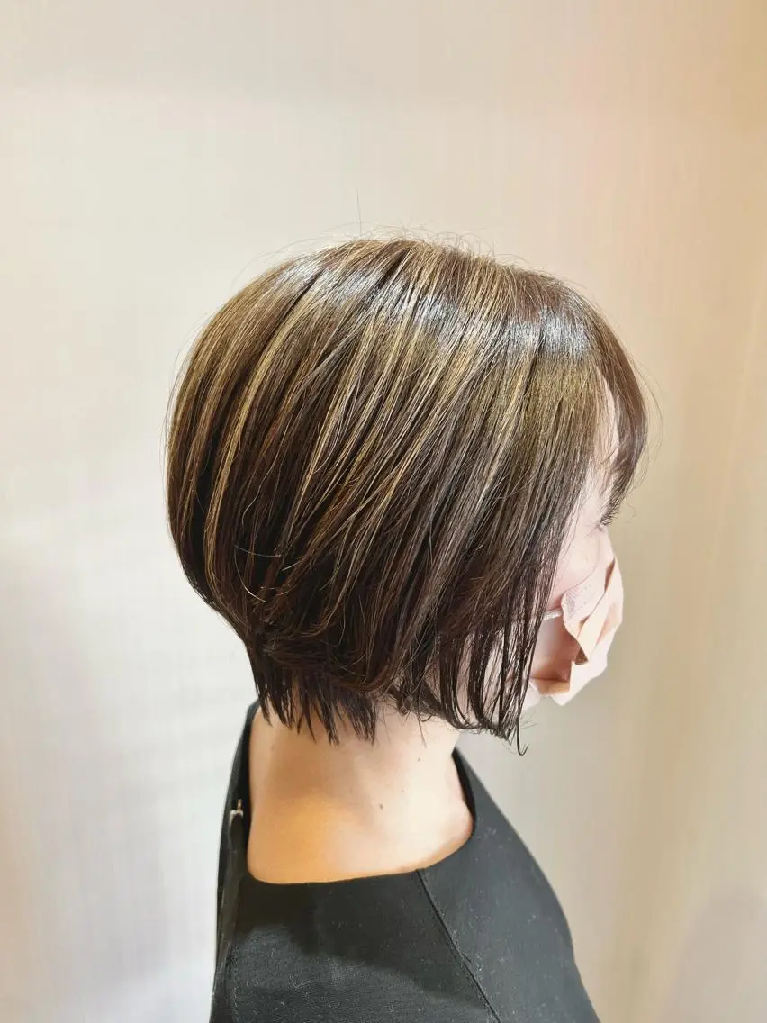 ショート ヘアカラー 新井 友菜のヘアスタイル