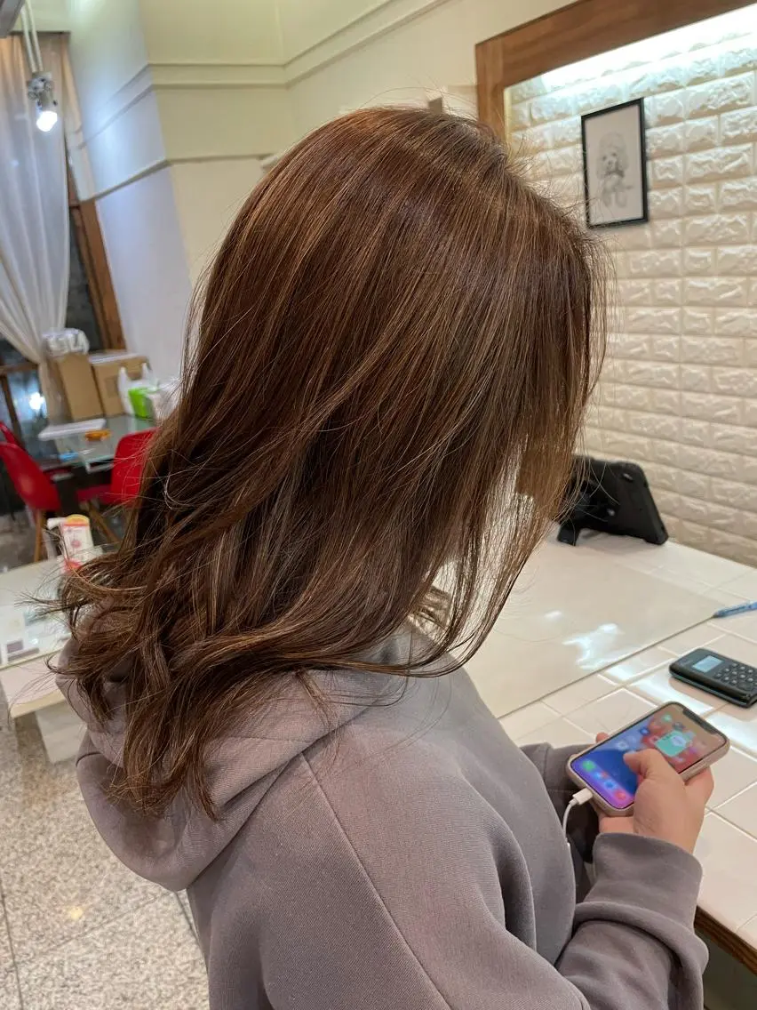 ロング カラー ハイライトカラー ハイライト レイヤーカット ヘアカラー トリートメント 安田 蓮のヘアスタイル