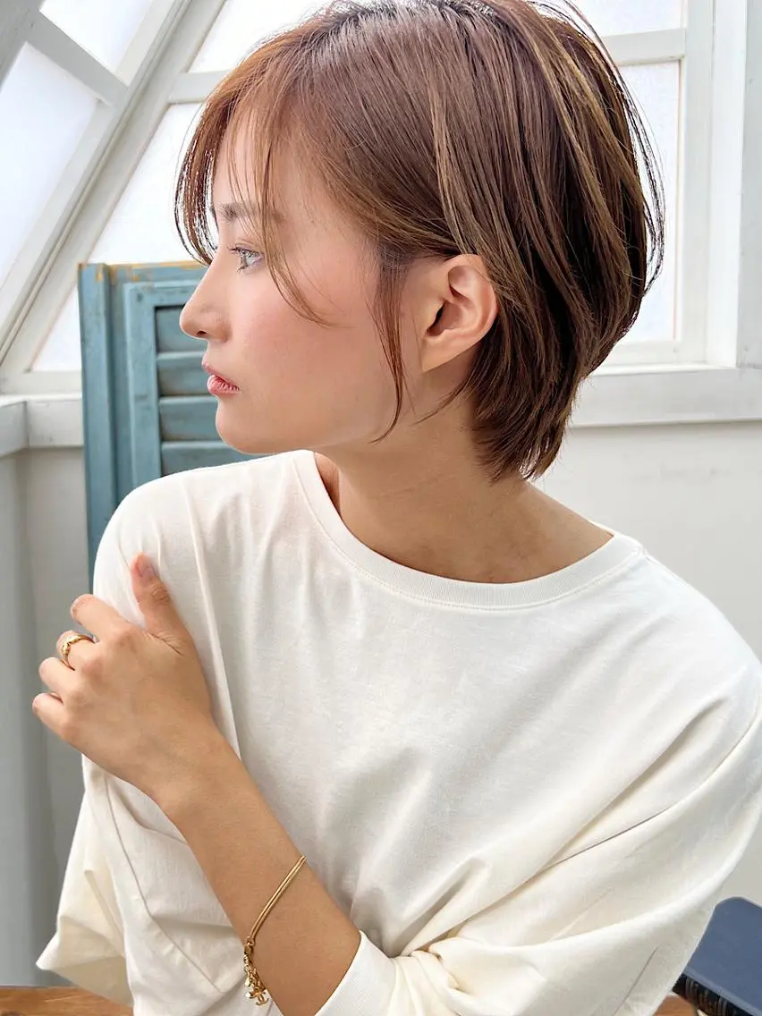 ショート 切りっぱなしボブ ショートボブ ボブ ハイライト シースルーバング カット ヘアカラー トリートメント 似合わせ/茅ヶ崎 スズキ タクマのヘアスタイル