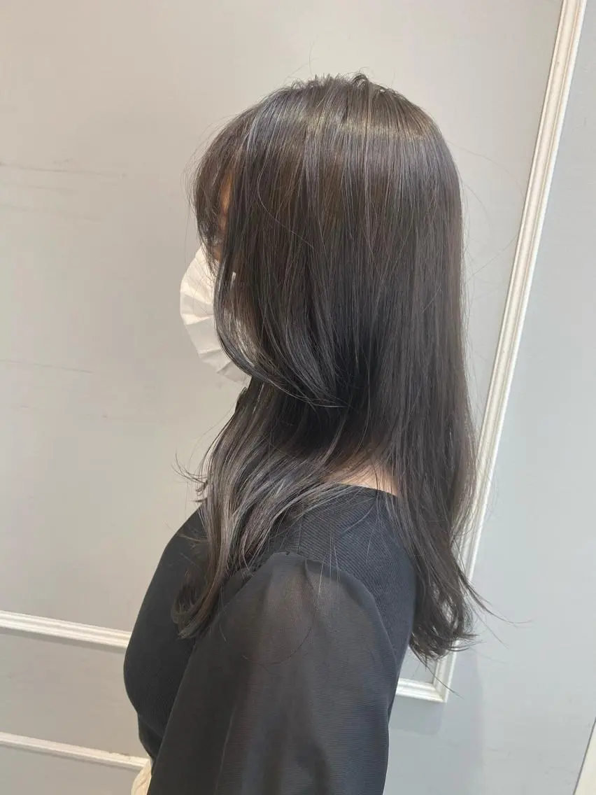 セミロング 美髪矯正透明感カラー 江川 和輝のヘアスタイル