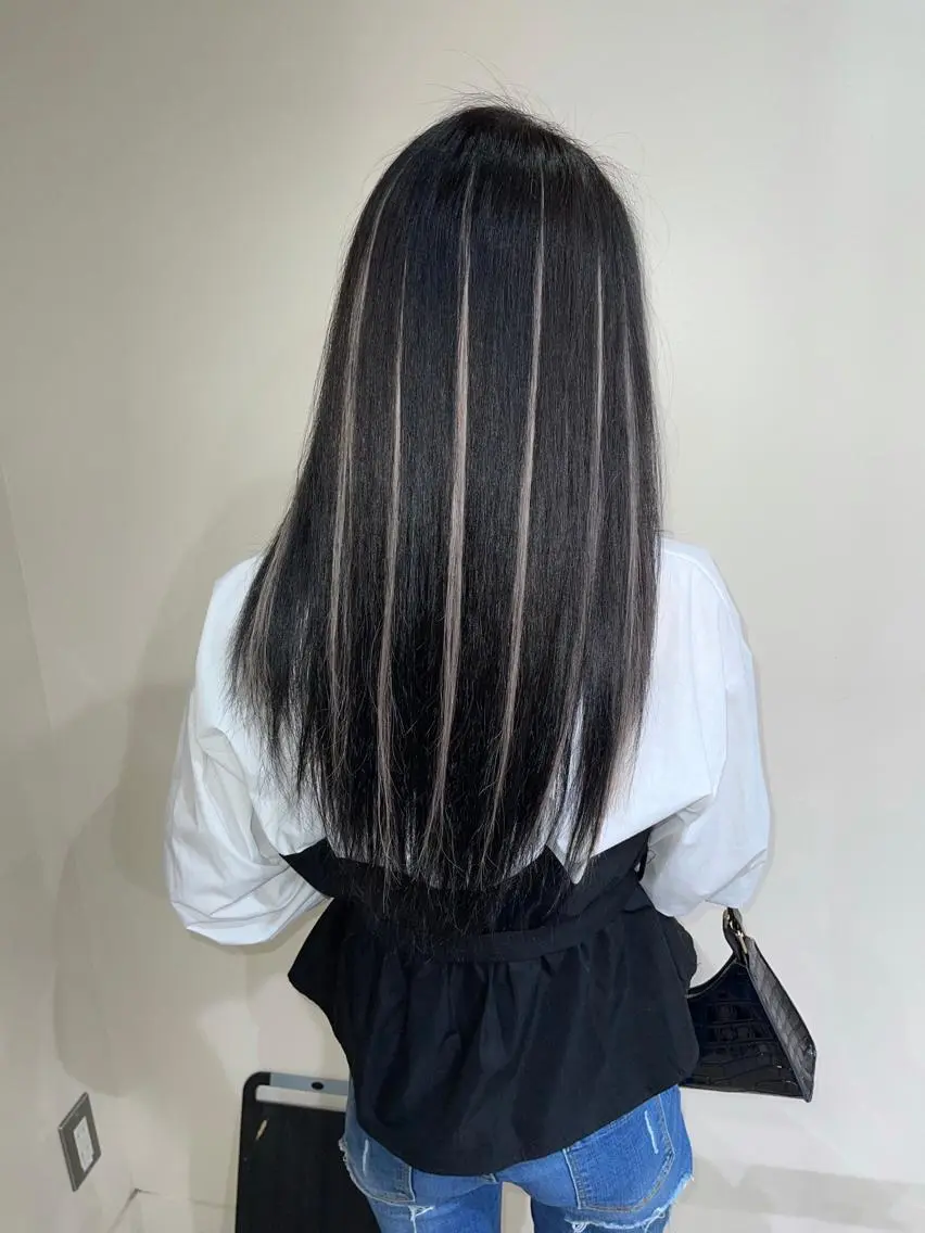 ロング カラー シールエクステ ブリーチ ケアブリーチ デザインカラー ハイトーンカラー 渋谷🤍ブリーチの神 🤍Yudaiのヘアスタイル