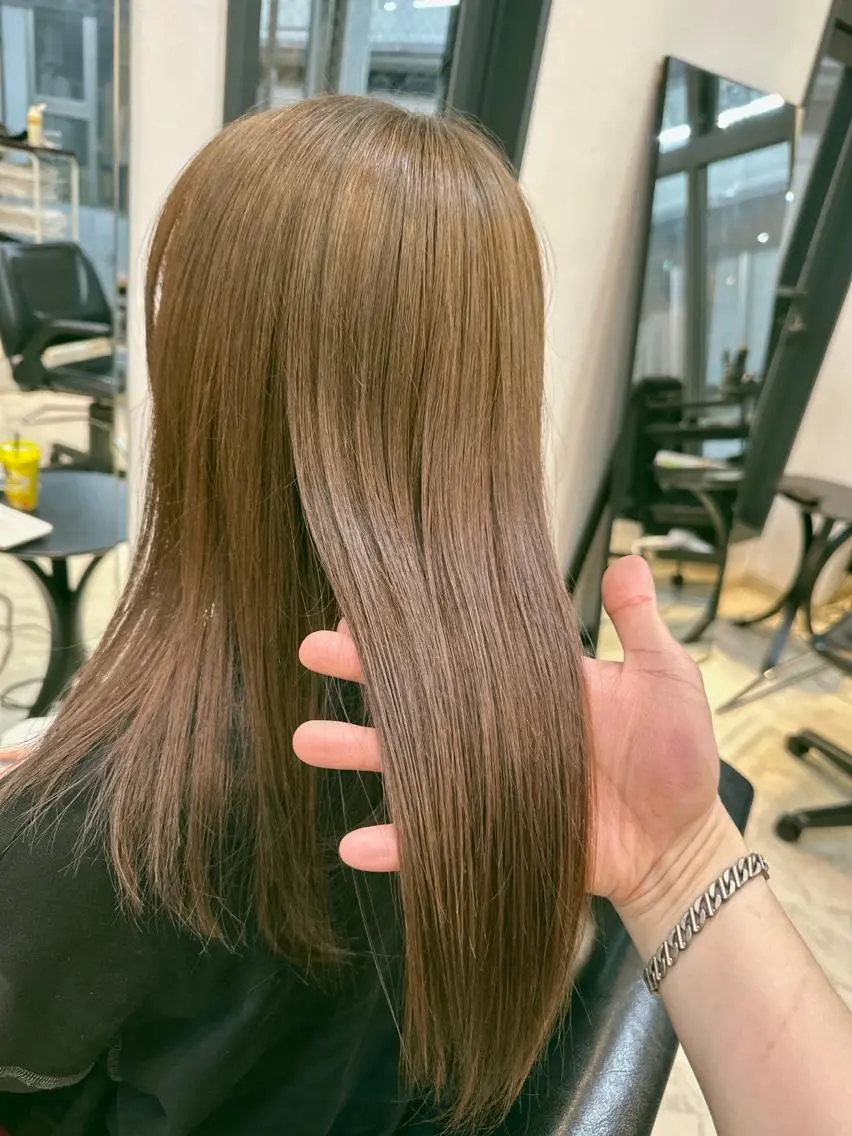 セミロング カラー ベージュカラー ミルクティーベージュ ☆毎月先着15名まで ☆シバタユートのヘアスタイル