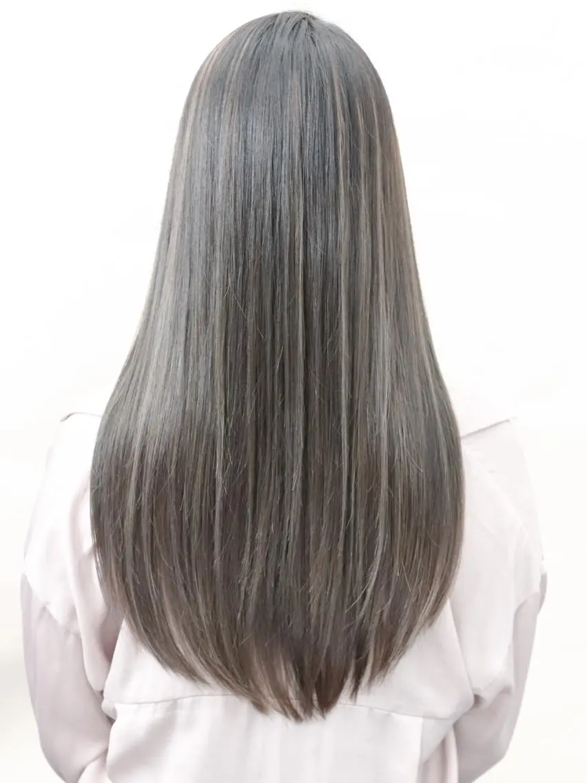 セミロング カラー グラデーションカラー ハイライトカラー ハイライト THE USUAL ユージュアルのヘアスタイル
