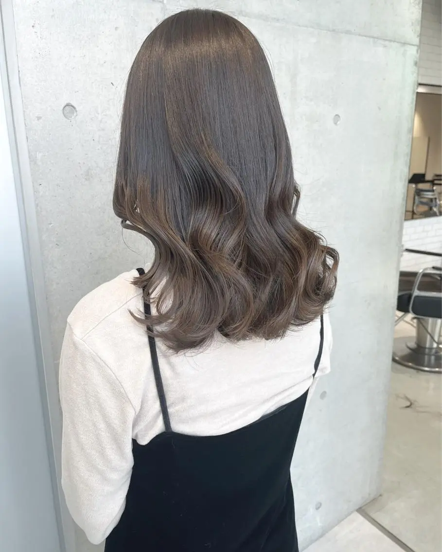 ミディアム カラー カット ヘアカラー トリートメント 透明感/オリーブ/ グレージュ/YUKAのヘアスタイル
