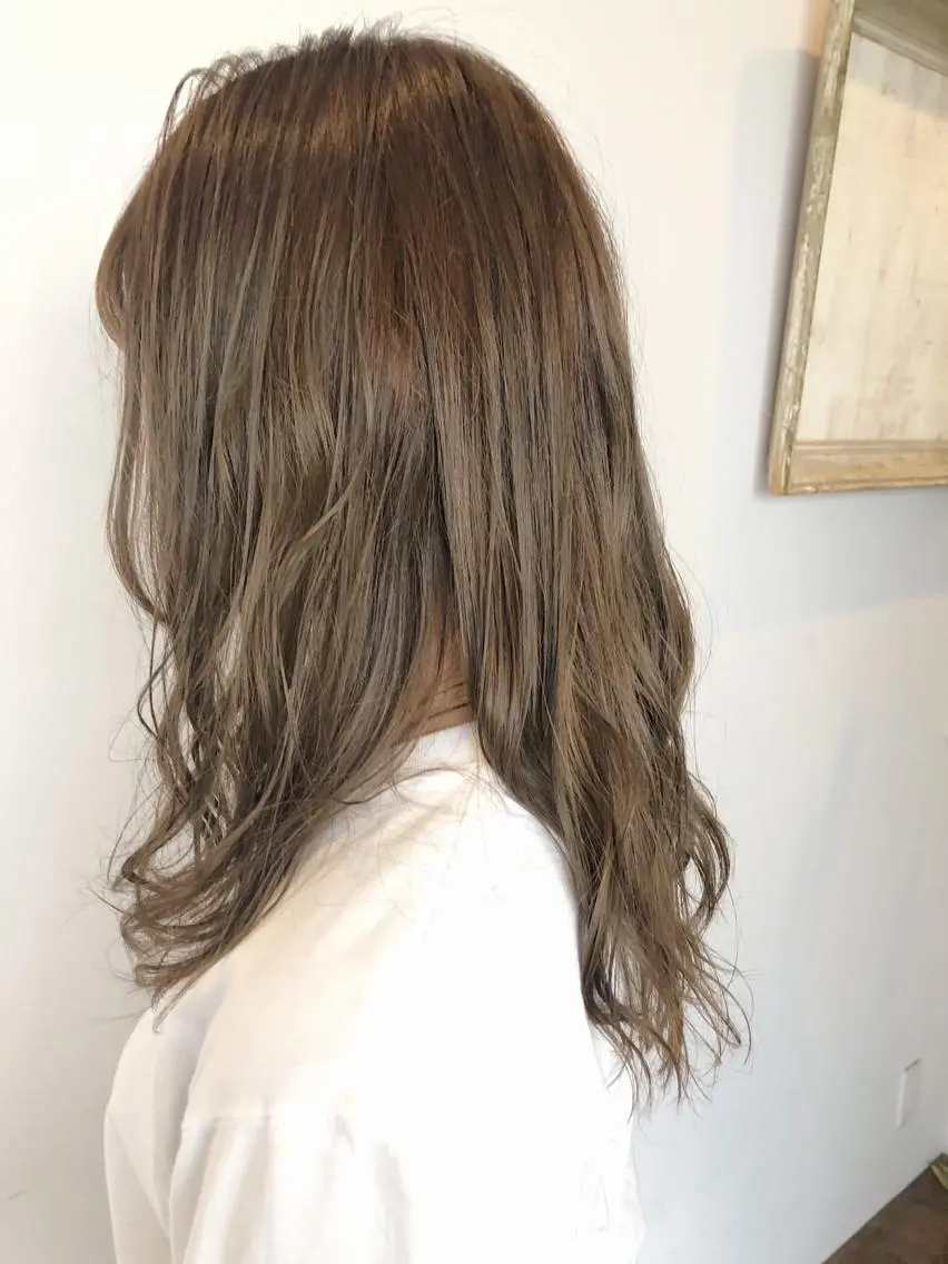 セミロング ZAZA ASAMIのヘアスタイル