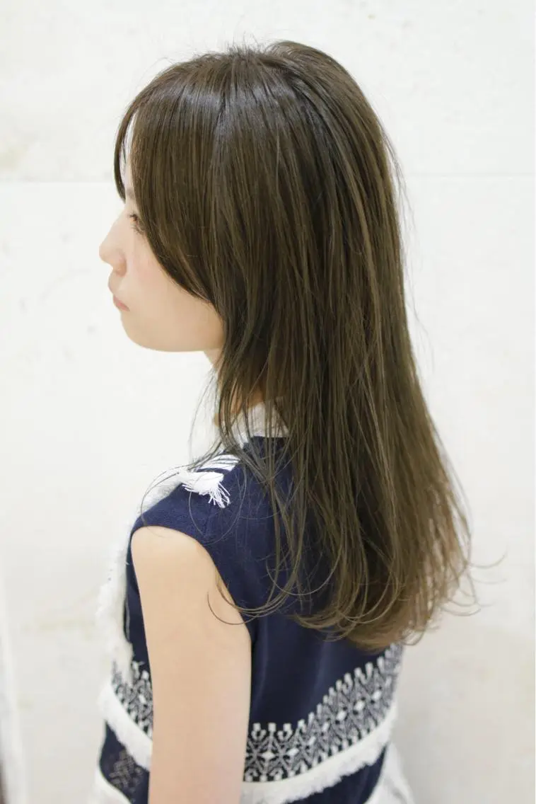 ロング カラー ベージュカラー ハイライトカラー オリーブベージュ ハイライト 斉藤 貴也のヘアスタイル