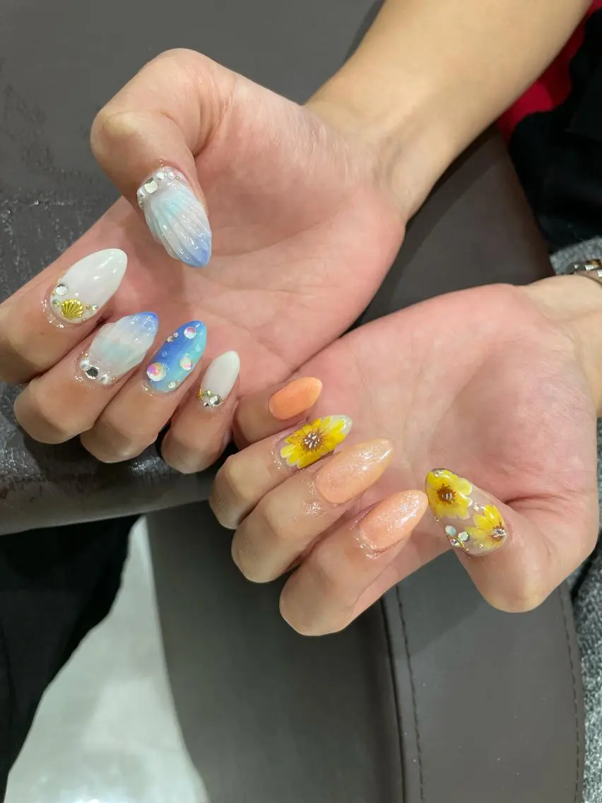ミディアム ネイル ハンドネイル 《LB》ラブリエ Nail&eyeのマツエク・マツパデザイン