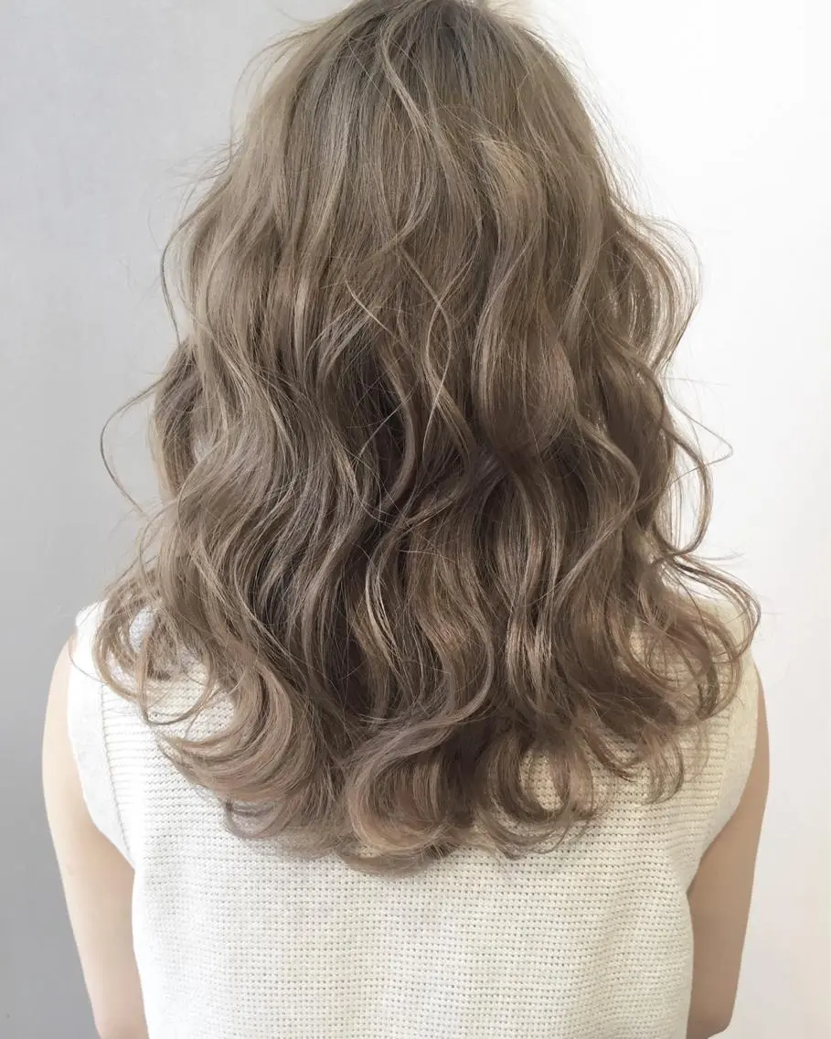 ミディアム カラー ヘアアレンジ 【公式】amble luxe池袋東口🩷のヘアスタイル